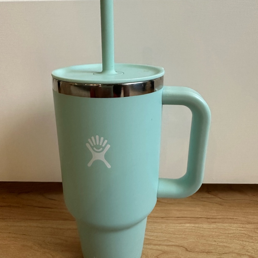 Hydro Flask Aqua Mug with Straw